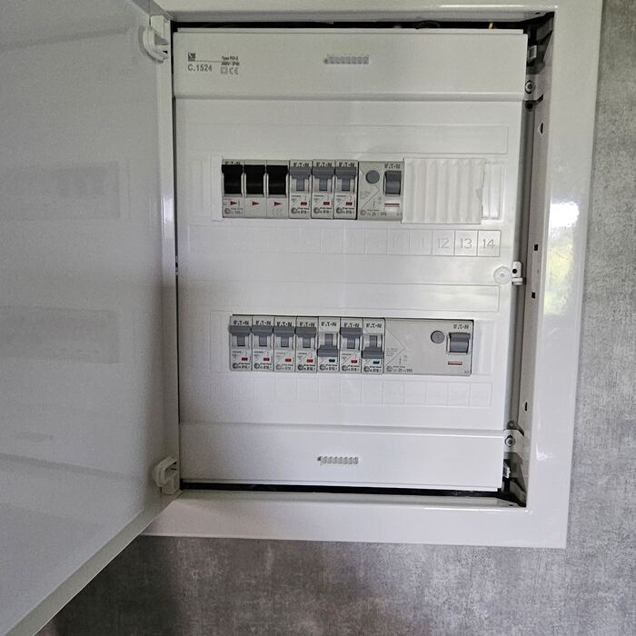 Tablica elektryczna podtynkowa — wnętrze