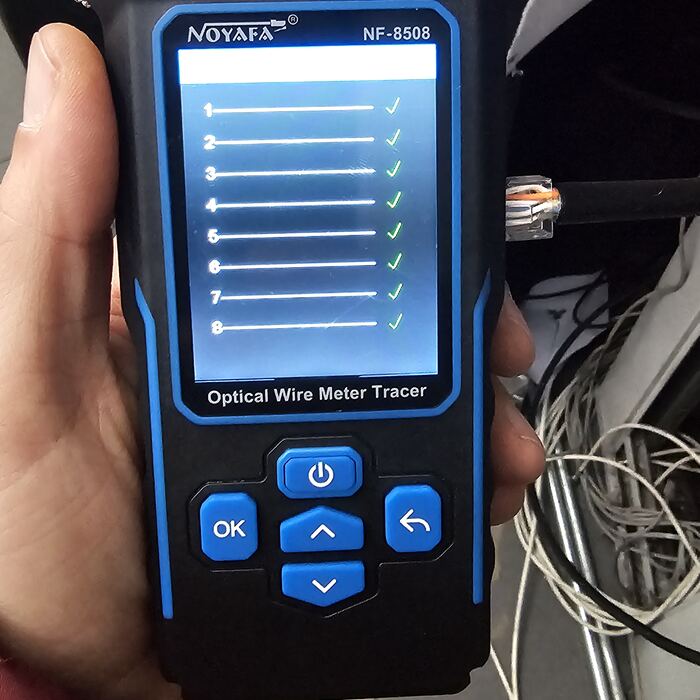 Tester sieci Noyafa NF-8508 — skanowanie żył